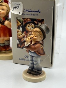 lot 655 image: Hummel Collectibles