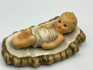 lot 654 image: Hummel Figurine Baby Jesus