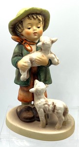 lot 651 image: Five Hummel Figurines including Hummel Figurine Mountaineer, Hummel Figurine Volunteers, Hummel Figure Brother & More