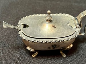 lot 673 image: Vintage Sterling (800) Salt Dip & Two Spoons