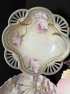 lot 675 image: Four Pieces of Lovely Vintage China including RS Prussia.