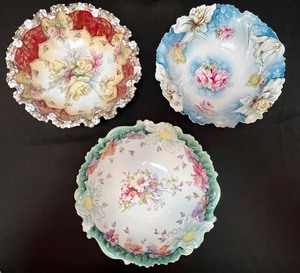 lot 669 image: Five Piece of Beautiful China Dishes