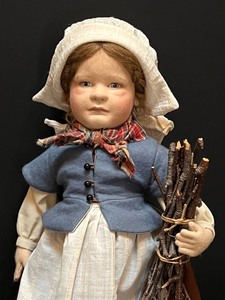lot 724 image: R. John Wright Gretel Brinker Doll