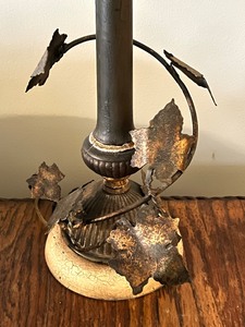 lot 770 image: Decorative Table Lamp