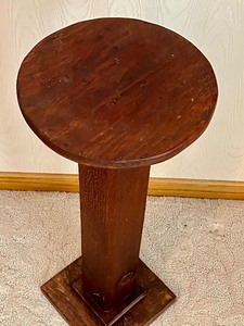lot 755 image: Simple Vintage Wooden Pedestal Stand