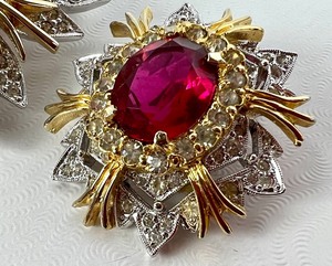 lot 707 image: Beautiful Polcini Brooch & Earrings Set