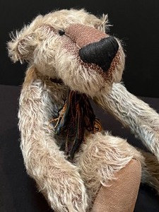 lot 702 image: Zwarganese Bear Raymond