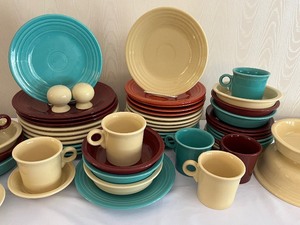 lot 508 image: Fiesta Dinnerware