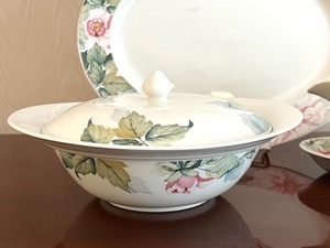 lot 779 image: Johnson Brothers Katherine Serving Pieces - Johnson Brothers Katherine Round Covered Vegetable Server and More