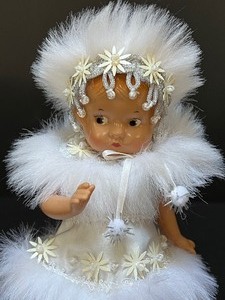 lot 820 image: Effanbee Patsyette Ice Skater Doll