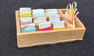 lot 813 image: Miniature Embroidery Thread in Wooden Case with Scissors