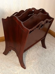 lot 799 image: Vintage Magazine Rack