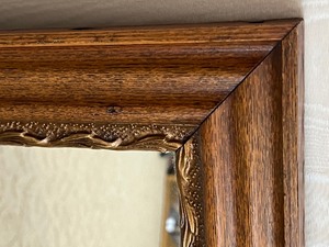 lot 865 image: Vintage Wood Frame Decorative Wall Mirror