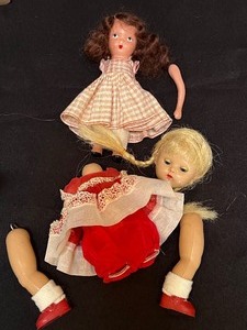 lot 871 image: Dolls That Need Love and Care