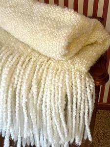 lot 886 image: Beautiful and Soft Throw Ivory Throw Blanket by Kennebunk Weavers