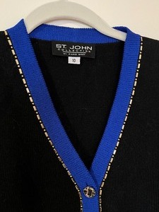 lot 887 image: Vintage Womens  St. John Knit Sweater