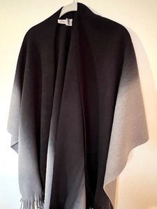 lot 889 image: Chicos Three Color Blend Poncho