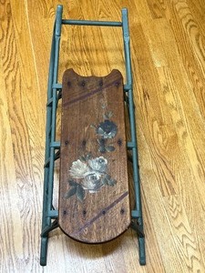 lot 898 image: Vintage Painted Sled