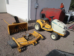lot 7 image: Cub Cadet HDS 218S Mower & Snowblower