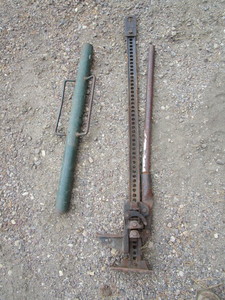 lot 14 image: Post Pounder & Hi-Lift Jack