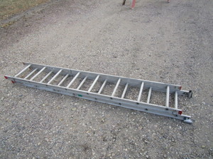 lot 30 image: 14 Alum Extension Ladder