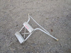 lot 39 image: Alum Extension Ladder Stabilizer