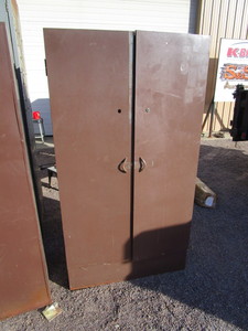 lot 50 image: Shop Cabinet 36x18x72