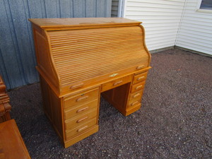 lot 65 image: Roll Top Desk