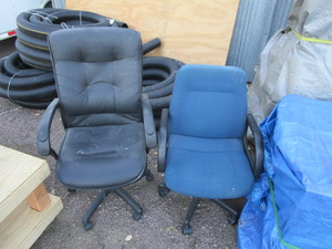 lot 66 image: (2) Office Chairs