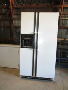lot 93 image: RefrigeratorFreezer