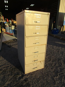 lot 115 image: Shop Cabinet 21x28x52
