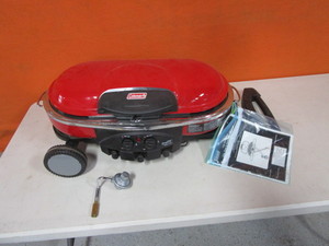 lot 74 image: Coleman Collapsible Gas Grill