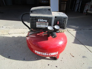 lot 128 image: Air Compressor