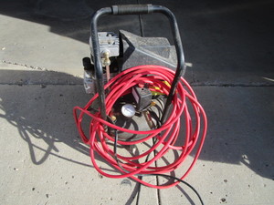 lot 131 image: Air Compressor