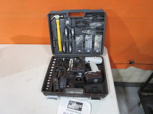 lot 135 image: Tool Kit w18v Drill
