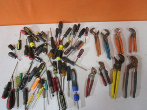 lot 205 image: Screwdrivers & Adj Pliers