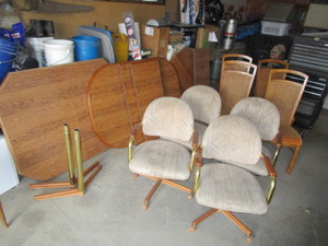 lot 221 image: Tables & Chairs