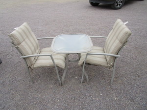 lot 222 image: Patio Table & Chairs