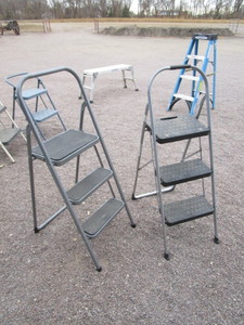 lot 227 image: (2) 3 Step Ladders