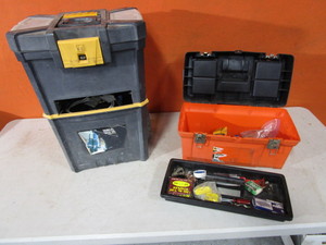 lot 231 image: Stackable Tool Box  Contents