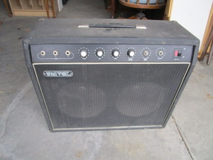 lot 239 image: Amplifier