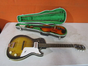 lot 242 image: Guitar & Violin
