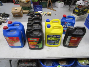 lot 262 image: 11 Gallons of Antifreeze
