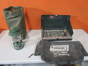 lot 284 image: Vintage Coleman Lantern & Cook Stove