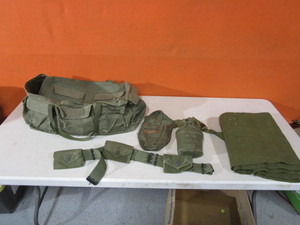 lot 285 image: Vintage Military Items