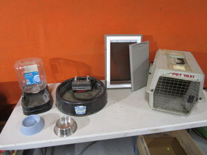 lot 290 image: Pet Items