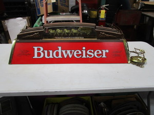 lot 313 image: Budweiser Pool Table Light