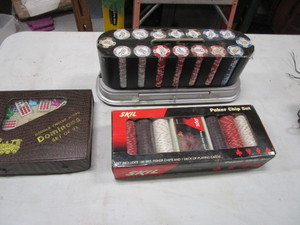lot 315 image: Poker Chips & Dominoes