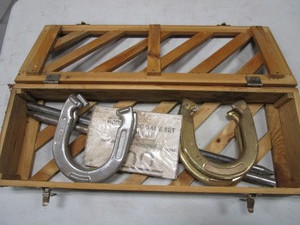 lot 316 image: Horseshoes Set