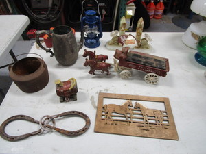 lot 327 image: Vintage Cast Iron Horse & Wagon, Misc. Decor